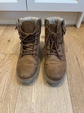 Cliffs size 8 Brown Faux-Suede Lace-Up Fur-Lined Ankle Boots